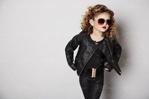 آتلیه عکس کودک دختر بچه عینک 