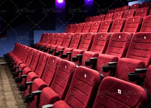 صندلی زرشکی رنگ سینما 