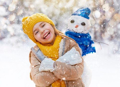 دختر بچه دستکش سفید برف زمستان 