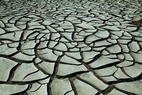 زمین ترک خرده خاکستری بیابان صحرا
