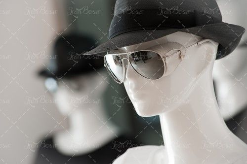 مانکن مدل عینک آفتابی کلاه زنانه
