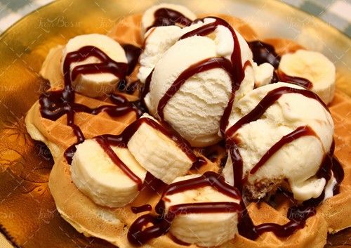 بستنی شکلاتی موز بستنی گلاسه 
