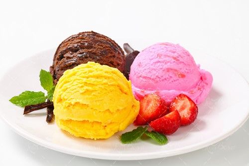 بستنی شاد شیرینی سرا قنادی توت 