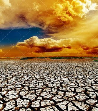 آسمان ابری صحرای خشک کویر بیابان