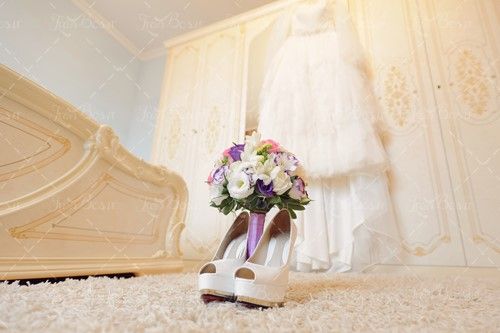 کفش عروس دسته گل عروس آتلیه 