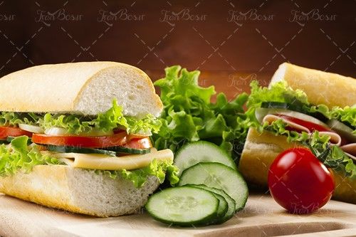 ساندویچ سبزیجات گوجه خیار کاهو 