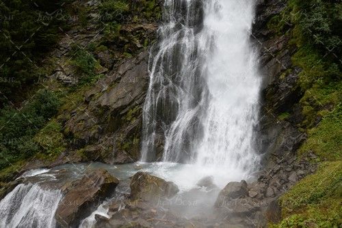 آب آبشار صخره سنگ چشم انداز طبیعت