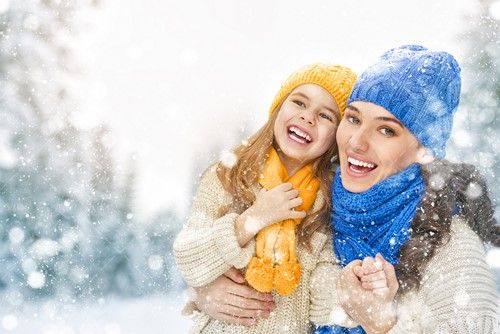مادر و دختر بچه آتلیه عکاسی برف 