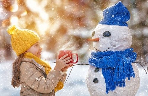دختر بچه فنجان داغ کودک آدم برفی