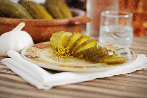 ترشیجات خیارشور سیر 