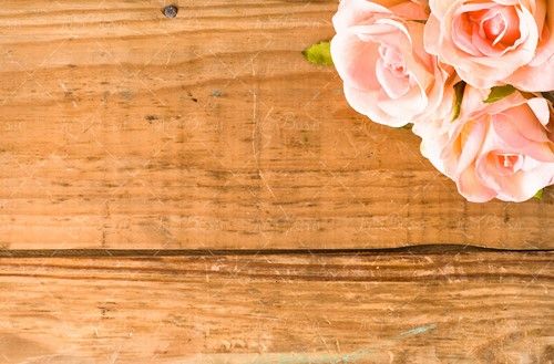تخته چوب گلفروشی گل رز صورتی 