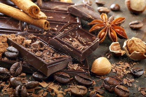 دانه های فرآوری شده قهوه شکلات تلخ