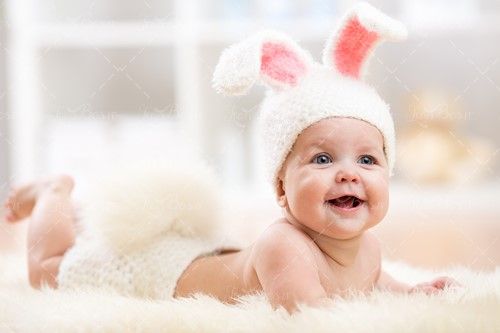 کودک کلاه خرگوشی سفید بچه نوزاد
