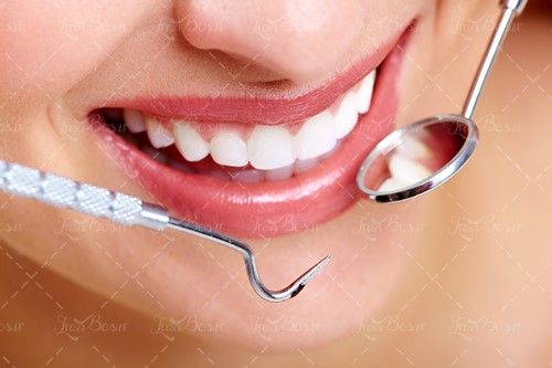 ابزار آلات دندان پزشکی دندان های سفید