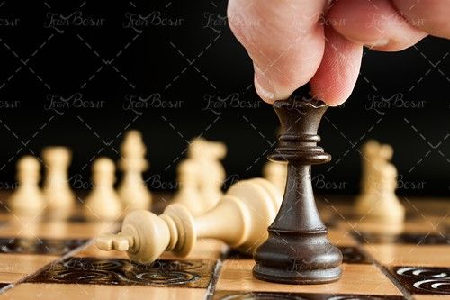 مهره شطرنج وزیر مشکی وزیر سفید 