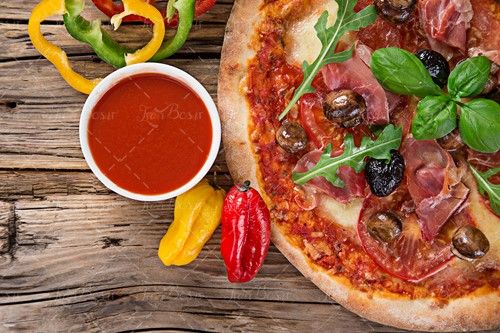 آب گوجه فرنگی فلفل دلمه سه رنگ 