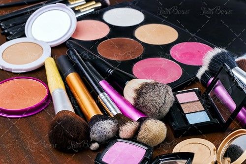 لوازم آرایش رنگ های مختلف رژگونه 