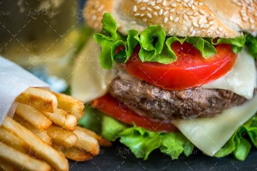 سیب زمینی سرخ شده کاهو گوجه 