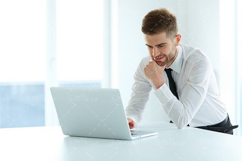 لپ تاپ پوشاک مردانه مدل مانکن 