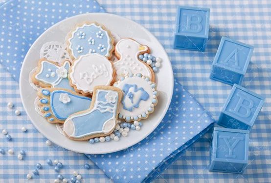 قنادی  شیرینی شکلی آبی رنگ 