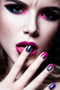 آریشگاه زنانه خط لب سایه چشم3 