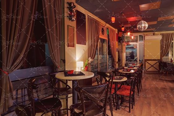 پارکت  طراحی داخلی کافی شاپ3