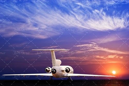 فرودگاه غروب خورشی هواپیما 