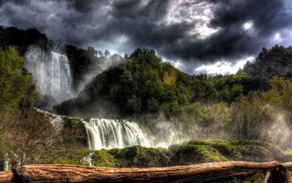 طبیعت رودخانه و آبشار