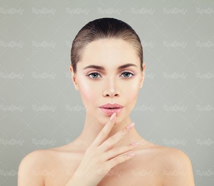 سالن آرایش میکاپ صورت