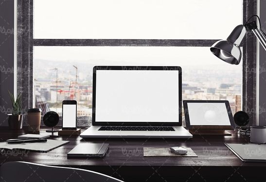 تبلت میز چوبی فنجان قهوه موبایل