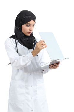 پرستار با حجاب پوشش اسلامی