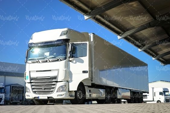 تریلی حمل بار تخلیه بار ترانزیت
