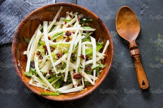 سالاد رستوران ظرف چوبی غذا قاشق چوبی