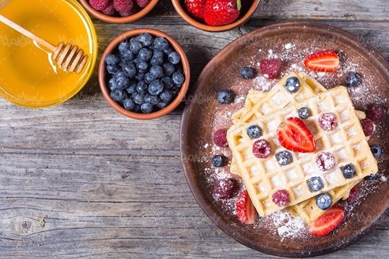 شکلات تخته ای بلوبری عسل توت فرنگی