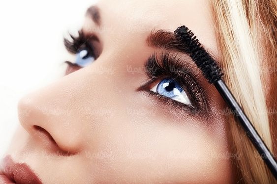 سالن آرایش میکاپ صورت چهره دختر