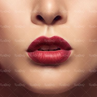 سالن آرایش میکاپ صورت چهره دختر