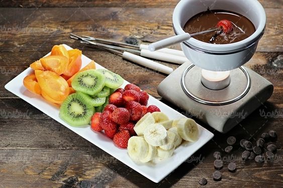 سالاد میوه شکلات کافی شاپ رستوران