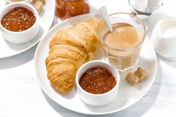 پیراشکی نان شیرینی کافی شاپ