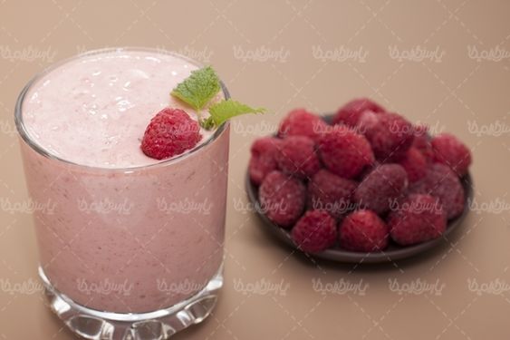 آبمیوه طبیعی لیوان آب میوه کافی شاپ