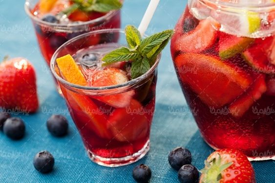 آبمیوه طبیعی کافی شاپ آب میوه