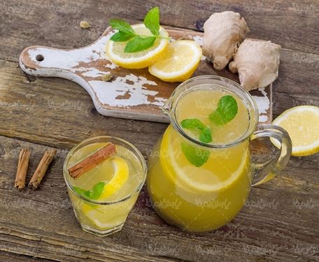 آبمیوه لیمو زنجبیل کافی شاپ آبمیوه طبیعی