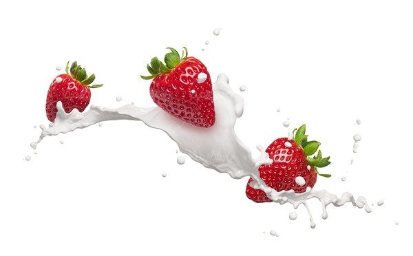 شیر و توت فرنگی