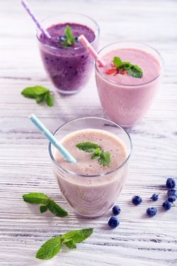 مخلوط شیر و میوه