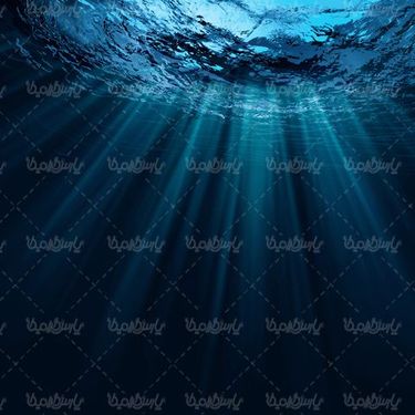 جلوه نور زیر آب