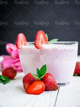شیر توت فرنگی