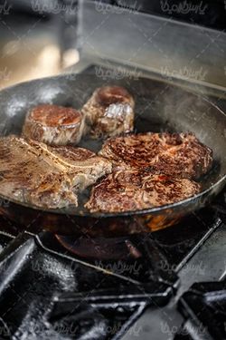 سرخ کردن گوشت قرمز