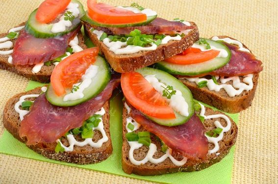 ساندویچ کالباس