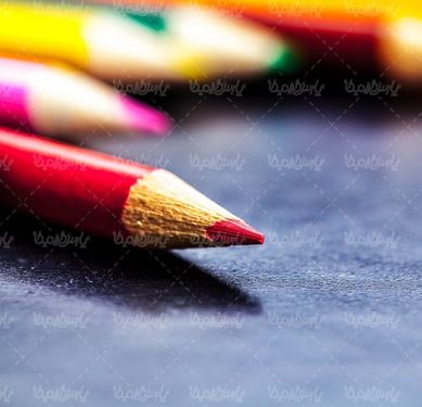 تصویر با کیفیت مداد رنگی