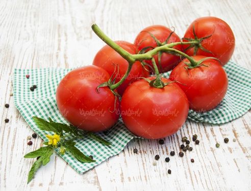 تصویر با کیفیت گوجه فرنگی
