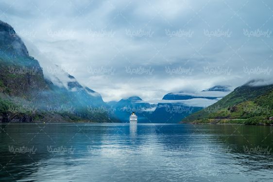 تصویر با کیفیت کشتی مسافربری